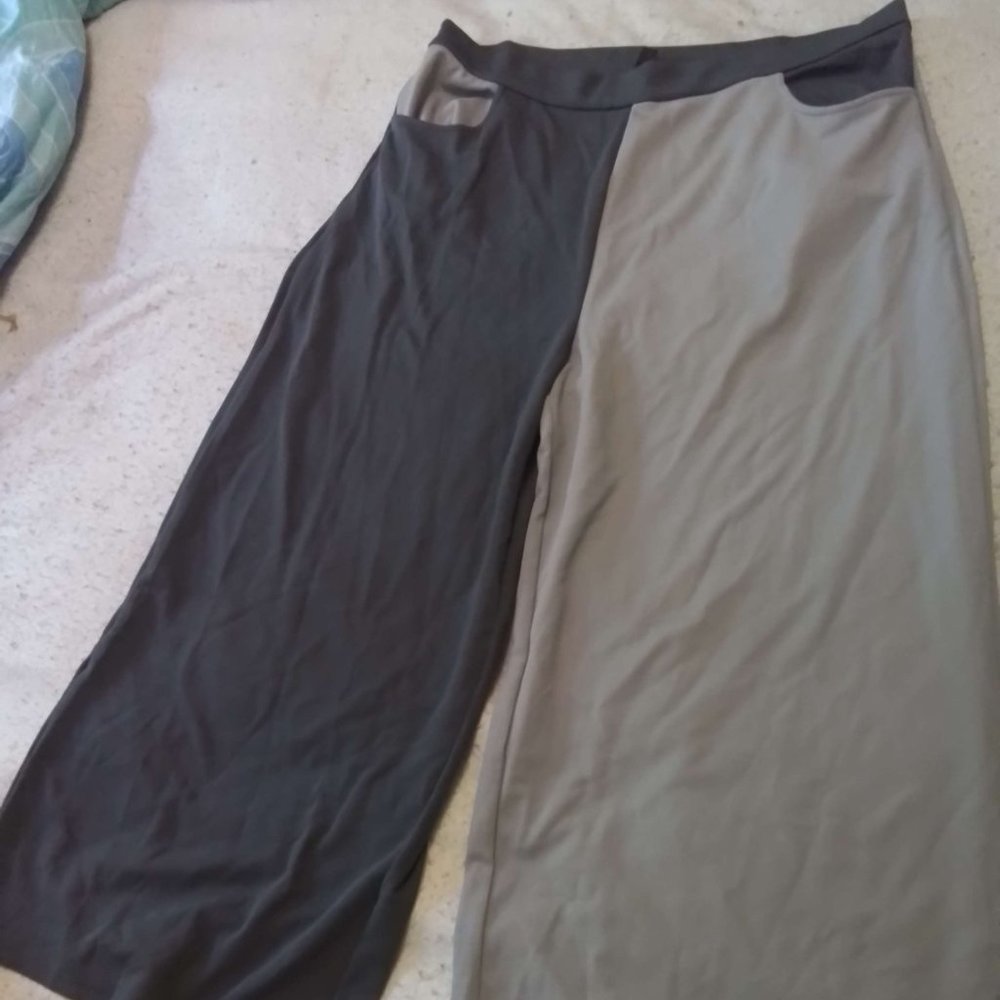 4XL Shein Wide Leg Pants, two tone with gray and white, like new without tags.
